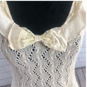Guinevere Anthropologie lace crochet top with bow cream